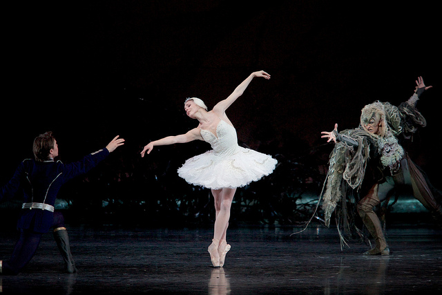 Natalia Osipova/Matthew Golding/Gary Avis in Royal Ballet's Swan Lake, 4th Act